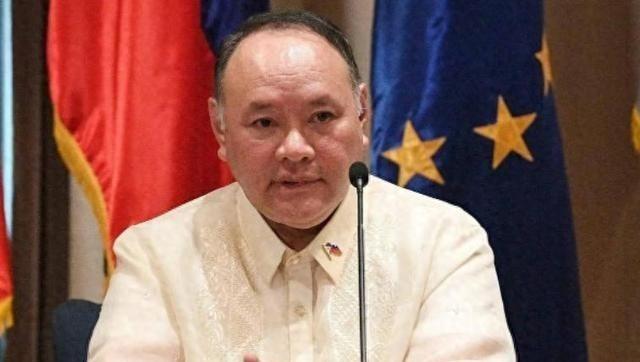 菲律宾国防部长特奥多罗说了一句话，挺耐人寻味的，意思就是不管谁当美国总统，中国打