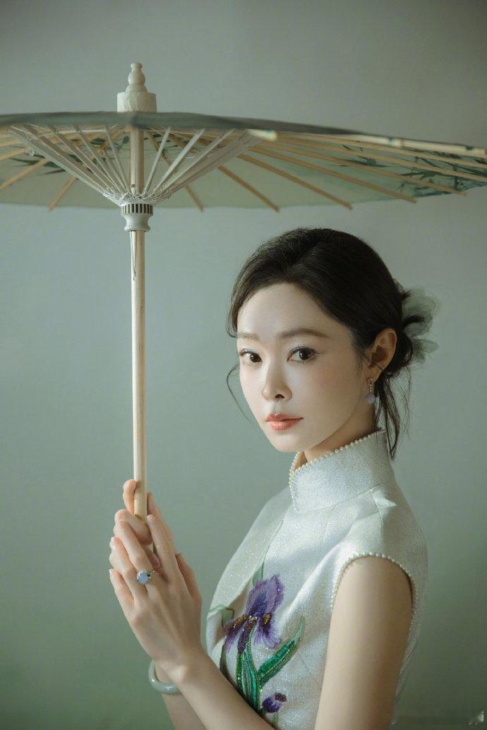 李昀锐宋轶是中学校友不得了，李昀锐和宋轶是中学校友，说不定以前还在校园小道上擦肩