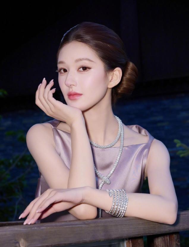 赵露思剧本征集公告！
赵露思开始网上征集剧本了，要求女性向的本子，等别人的项目一
