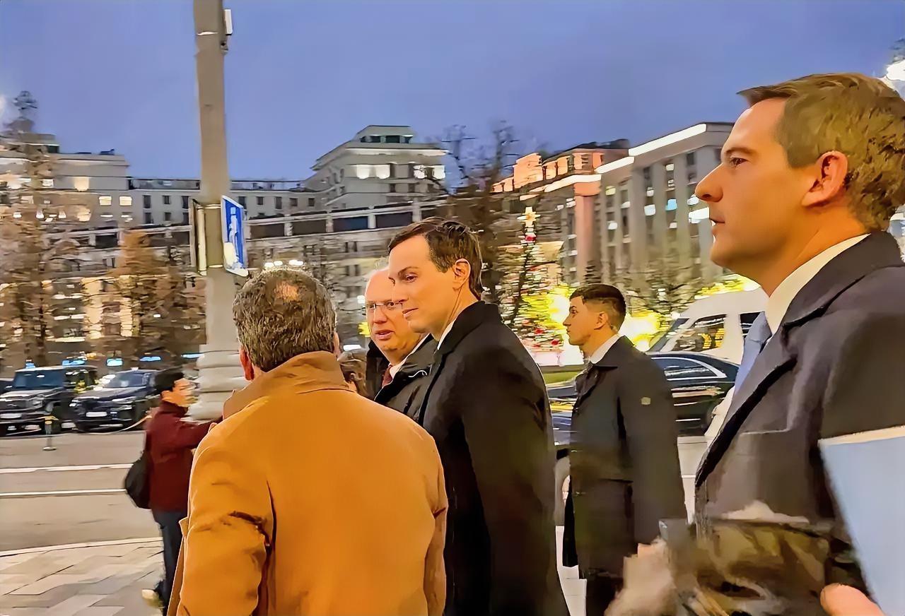 俄乌冲突会谈失败

12月3日，俄罗斯总统助理乌沙科夫对外宣布，俄总统普京与美国