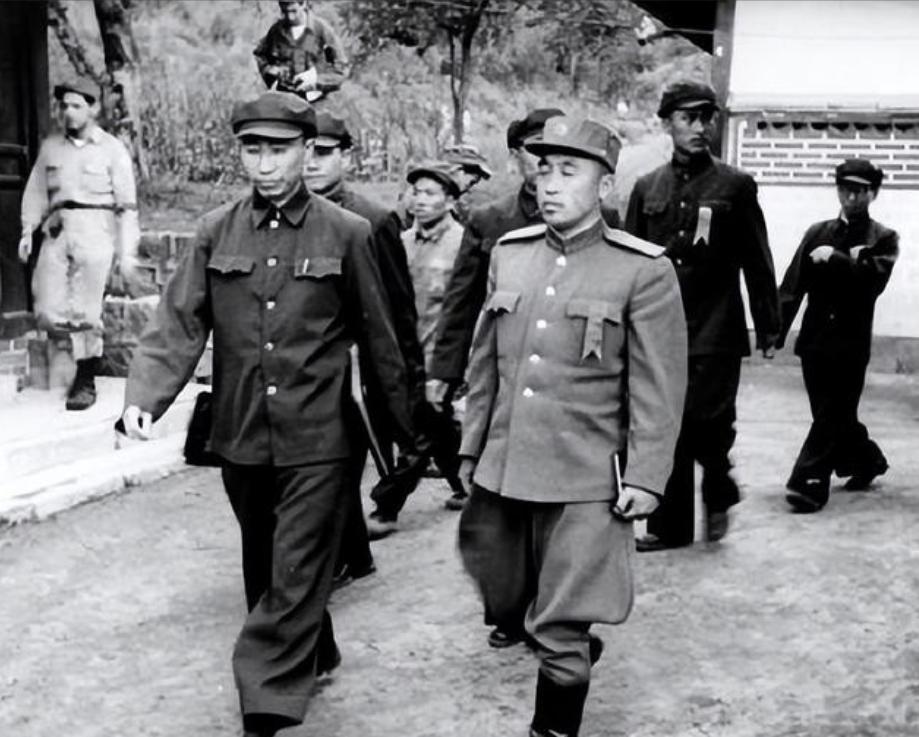 1983 年冬，解方少将不幸患上了食道癌，一位部下的遗孀得知这件事时，坚持要来探
