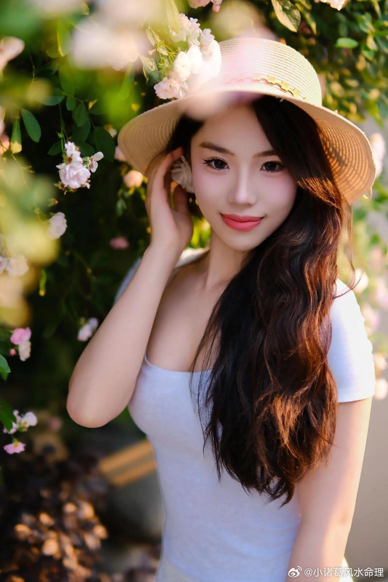 感情运势61年属牛人在2026年在感情方面发展得比较稳定，不会出现太大的危机。与