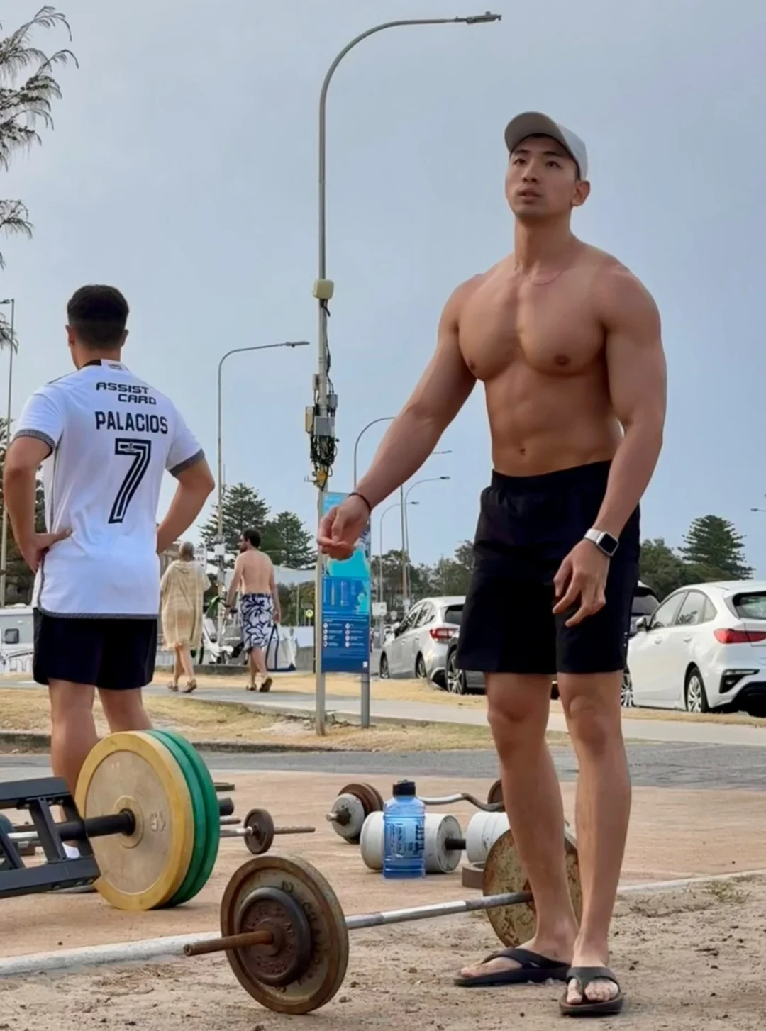 打卡悉尼邦迪海滩户外健身