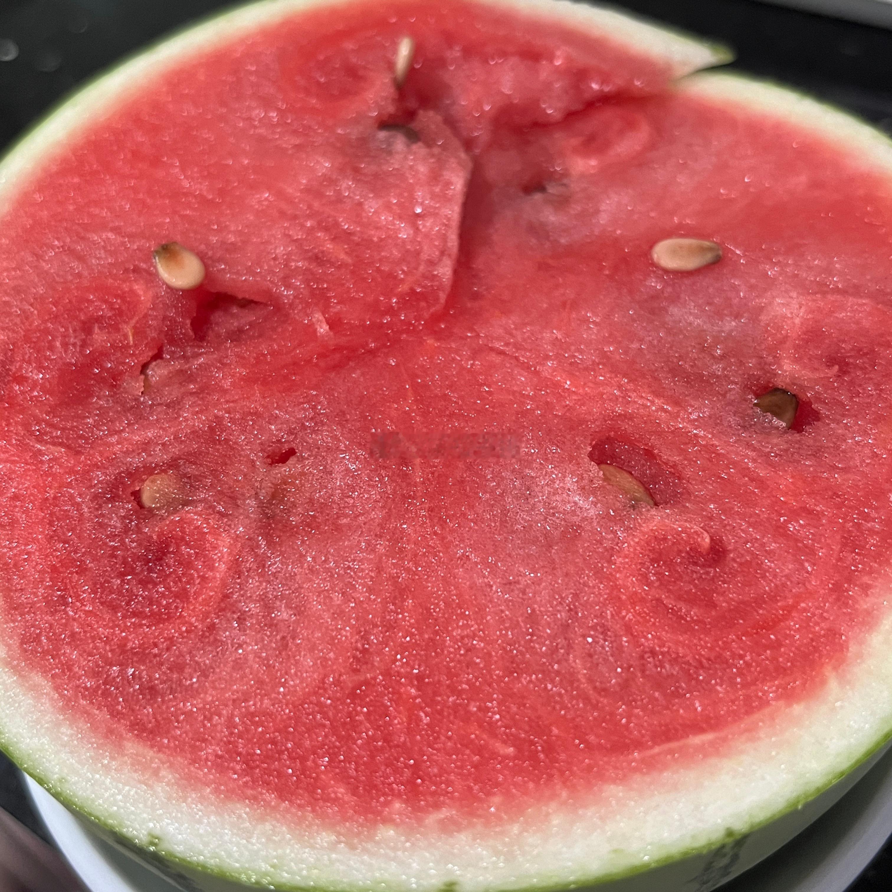 噢，噢噢。原来是前天吃的西瓜！有无今日打铁出戳赞赞呀🍉 