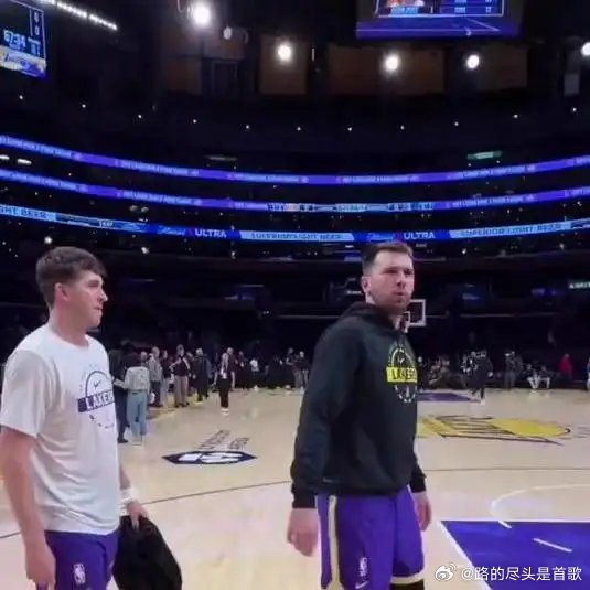 《东契奇踹了里弗斯的屁股，冲突升级场面火爆，双方争执不下》播放量：6714作者：