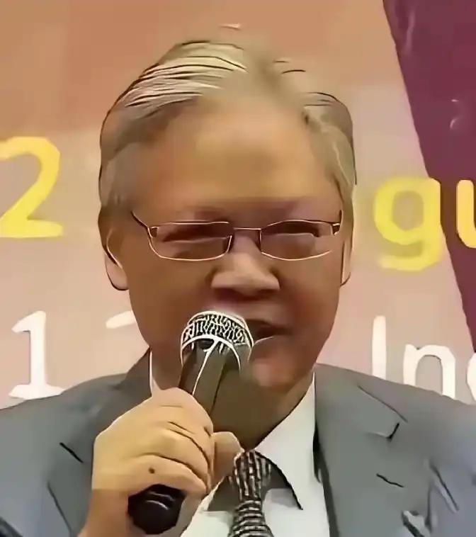 看到网上有人讨论要收紧对印签证，我第一反应是：这事儿早该提上日程了。

咱们这儿