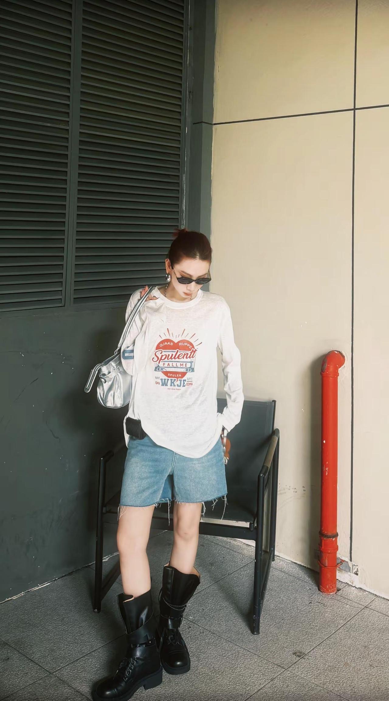 解锁夏日街头穿搭新思路 又飒又酷的慵懒风ootd 随性fitcheck 酷系松弛