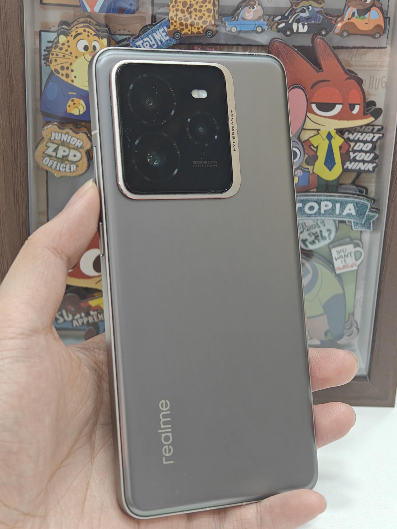 突然接到一个大馅饼，真我老用户狂喜

今天刷手机看到一则消息：真我手机从4月1日