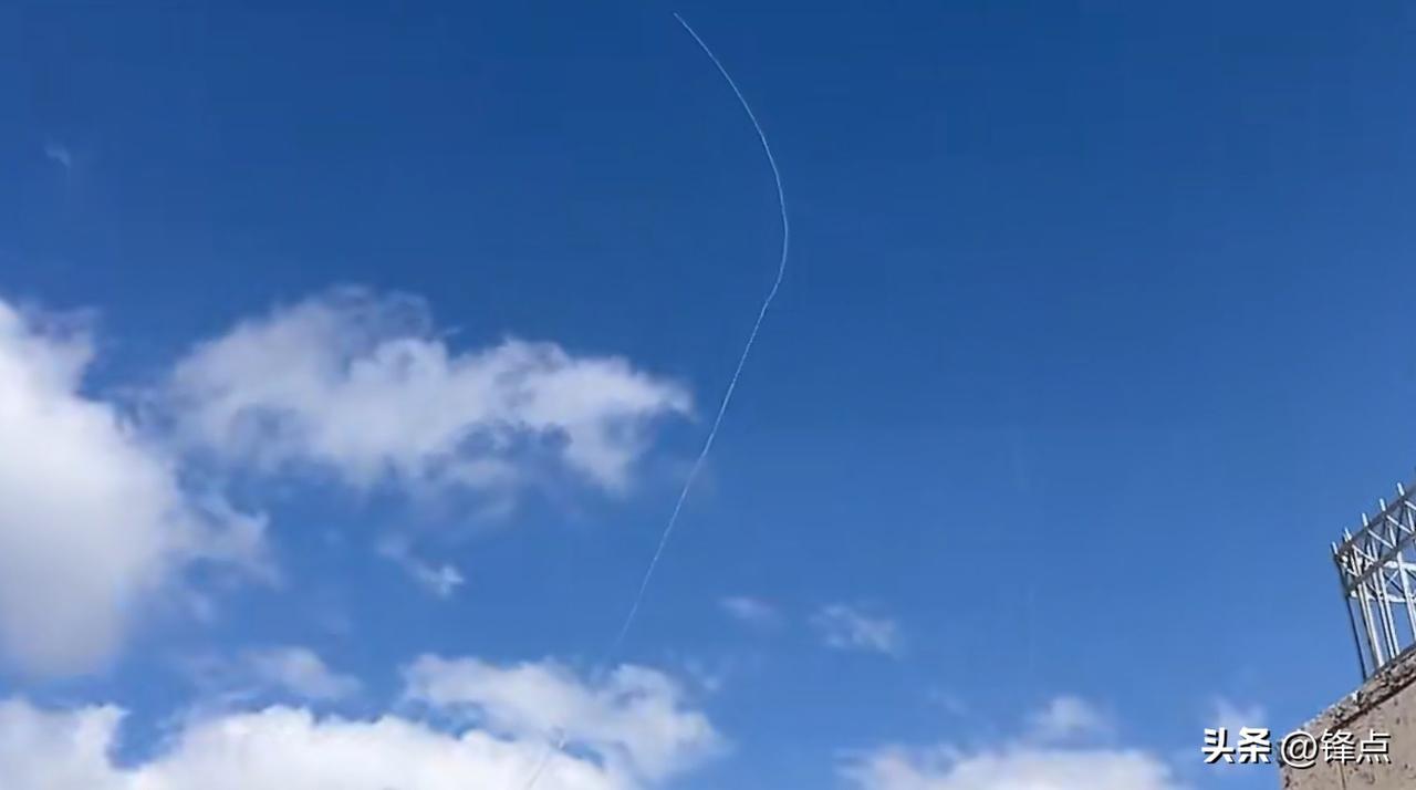 3月7日，以色列国防军发布紧急声明，明确监测到多枚导弹从伊朗本土直接向以色列境内