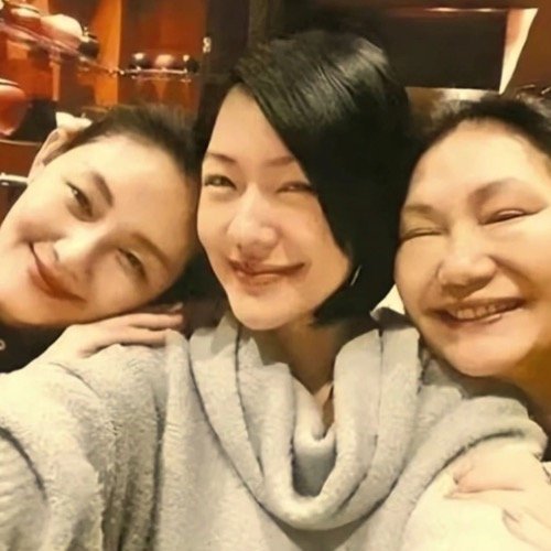 S妈被送急诊祈祷S妈身体快快康复，大S在天之灵也希望家人平平安安的。 ​​​