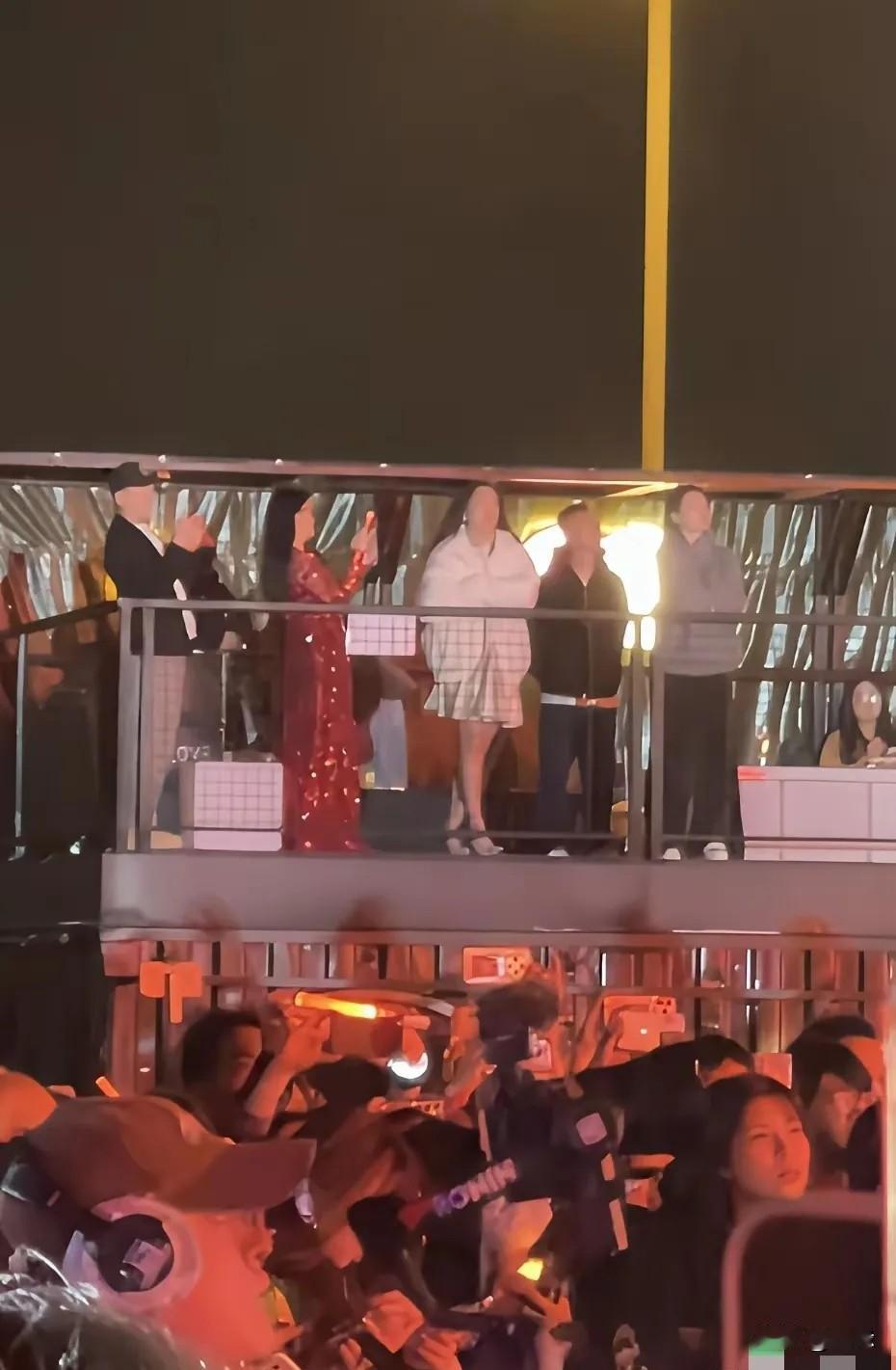 李湘果然说到做到！
她曾说:我女儿生来就是享福的，我就一个女儿，我要把最好的都给