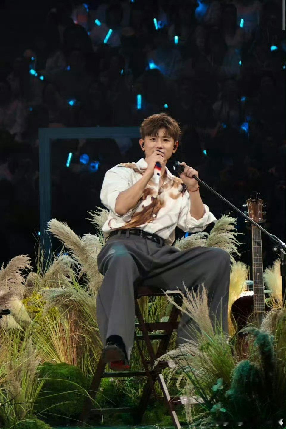 张杰新春演唱会是一部连续剧 张杰未LIVE巡回演唱会新春演唱会直接封神，九场高能