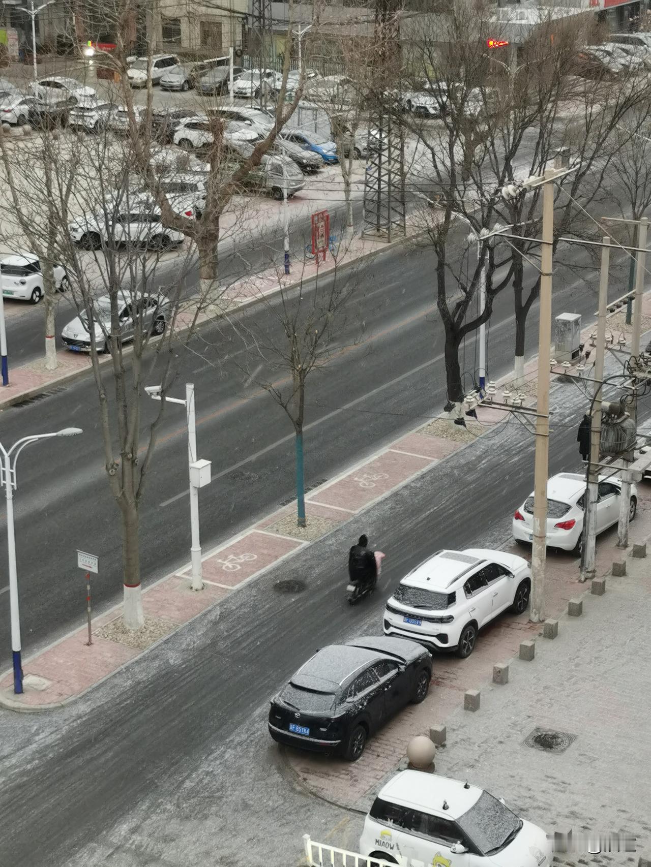 保定下雪了，2026年保定的第一场雪保定雪景