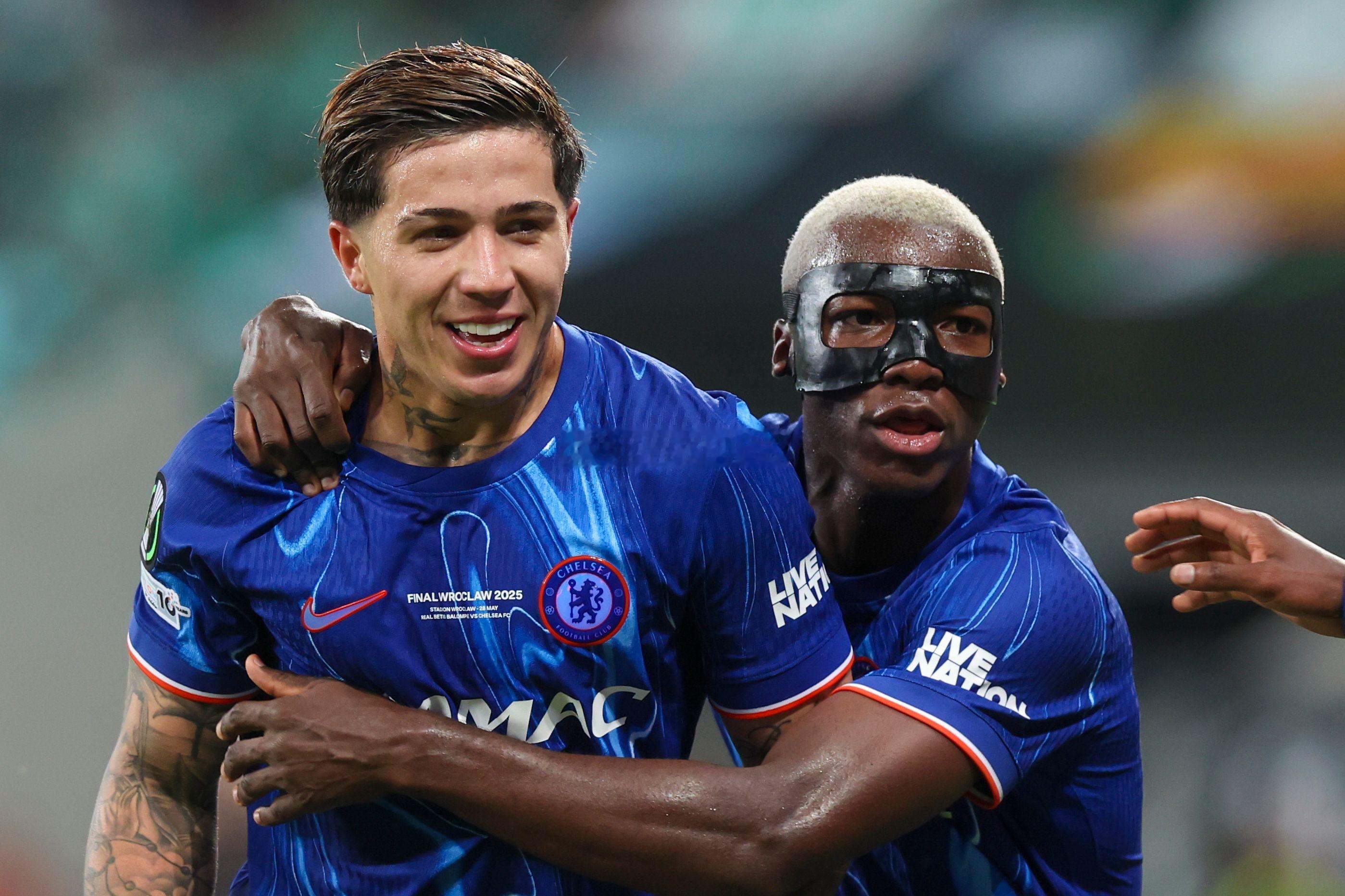 太阳报：受财务状况限制，切尔西希望推迟和恩佐、凯塞多续约谈判足球 1月25日讯 