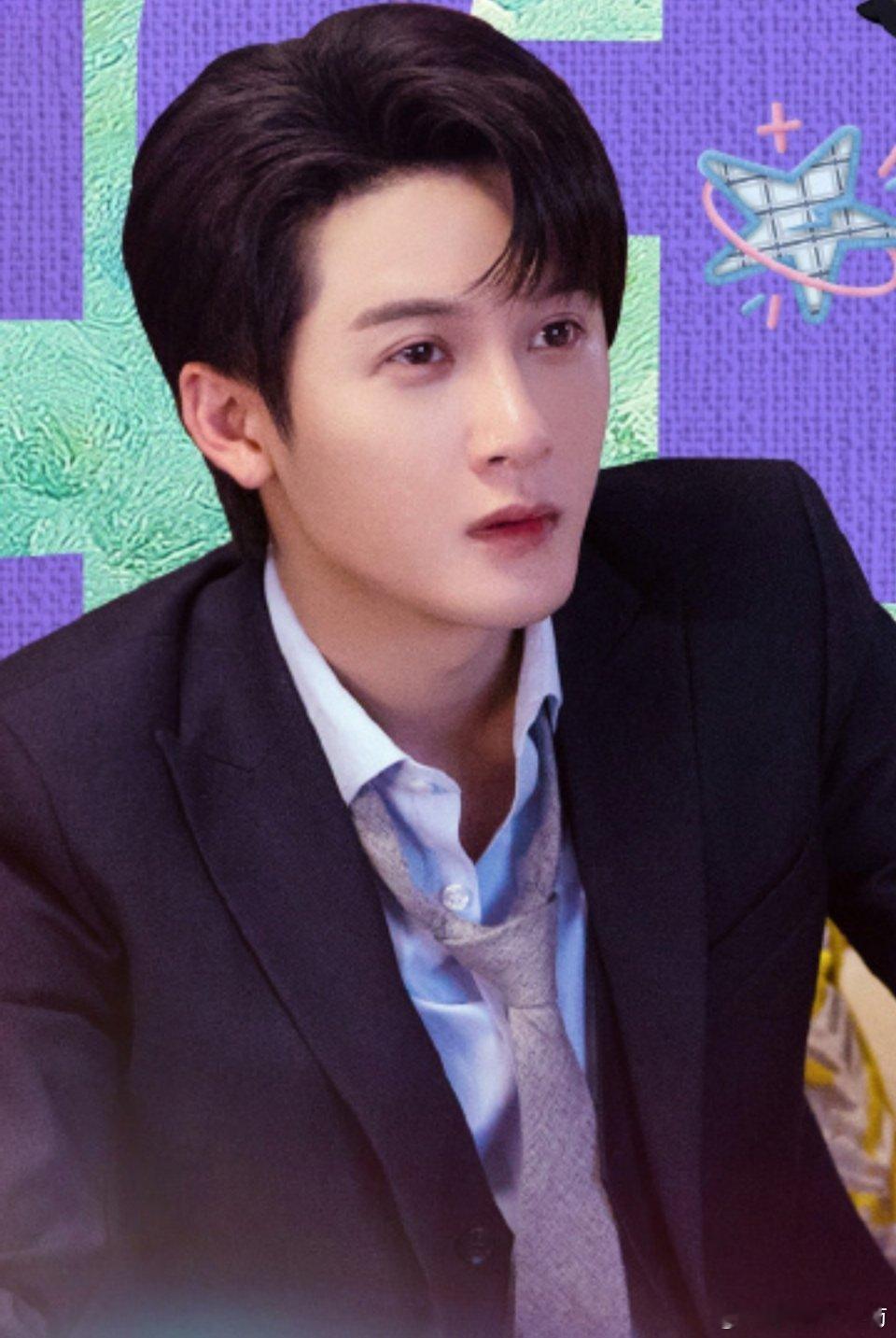 我扯乱的领带👔 非非眼睛亮晶晶的🥺 