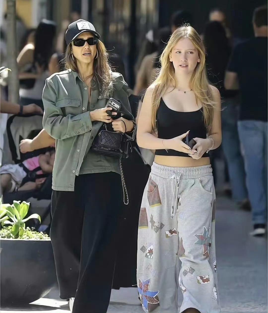 贝克汉姆的女儿，贝家的希望就是在女儿小七身上了！毕竟前面的儿子都是废柴，特别是大