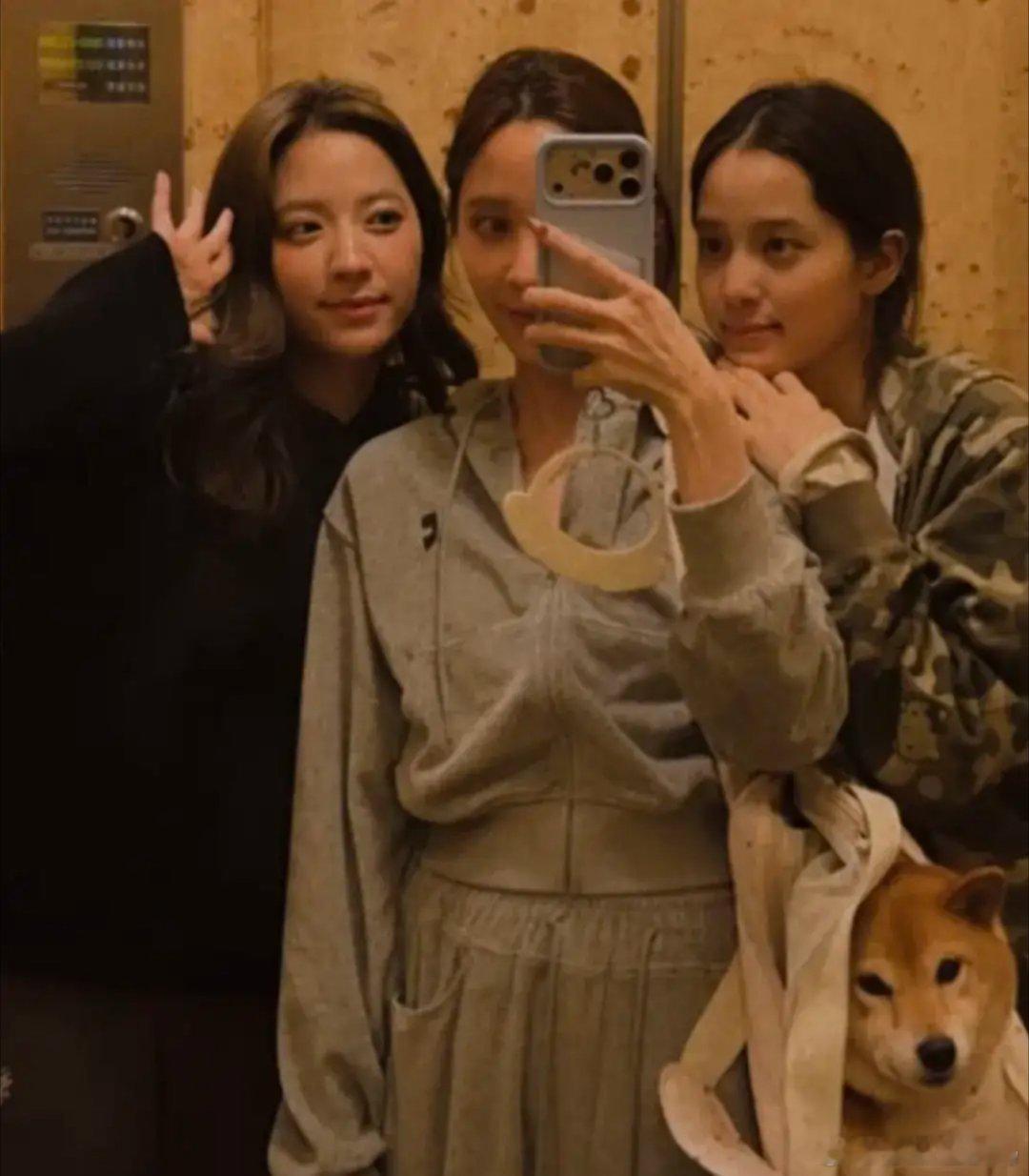 欧阳妮妮被指刻意针对妹妹欧阳娜娜，晒出对方素颜照，自己却全程精致全妆，还公然称呼