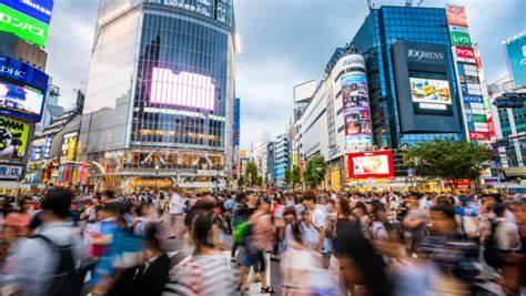 速报！日本7月出口下降0.3%，为两年多来首次下降。日本7月份出口出现29个月来