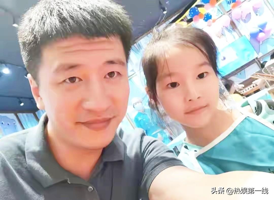 5天终有结果！张雪峰接班人敲定，10岁女儿安排曝光却引全网担忧
 
张雪峰骤然离