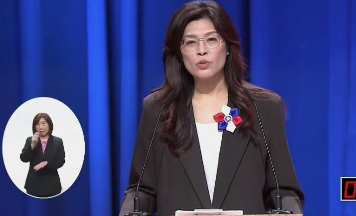 这波讲对了，支持郑丽文！
刚刚，郑丽文在候选人发问时指出，中国国民党将发起调整课