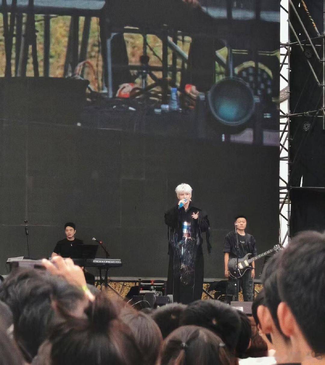 张远意外好听张远好会唱歌手2026 新晋补位歌手张远专访上线，6月15日闪电新闻
