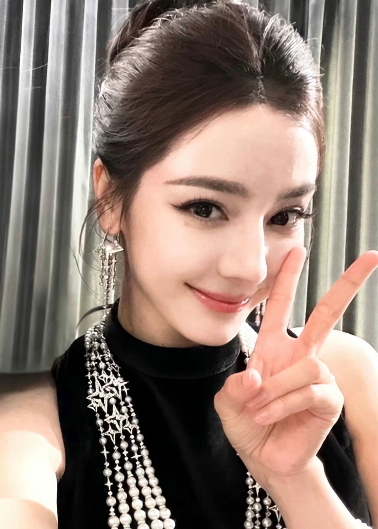 迪丽热巴和御木本总裁的合照宝宝好可爱呀 