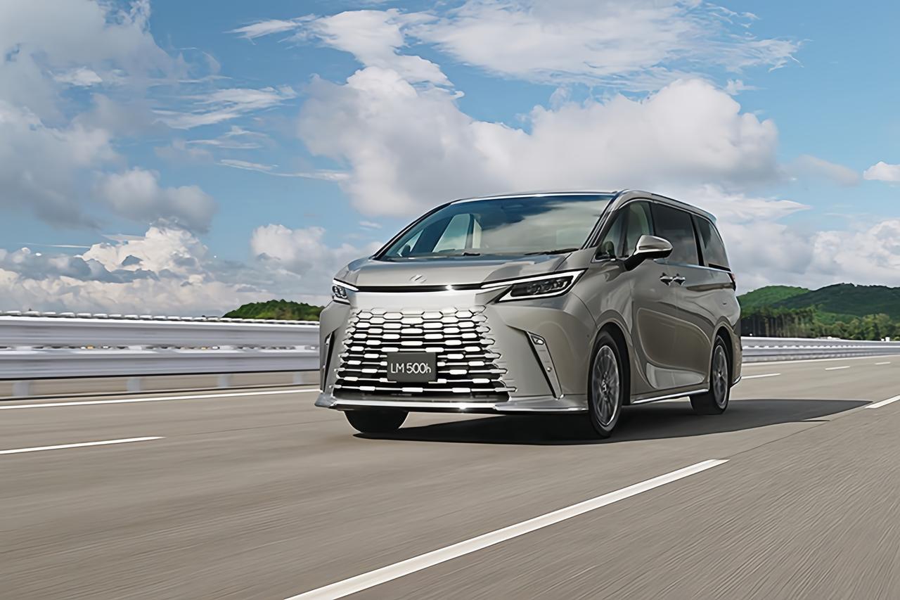 从新款雷克萨斯LM的官图看，这次LM改得很“雷克萨斯”，不折腾脸面，专修细节。6