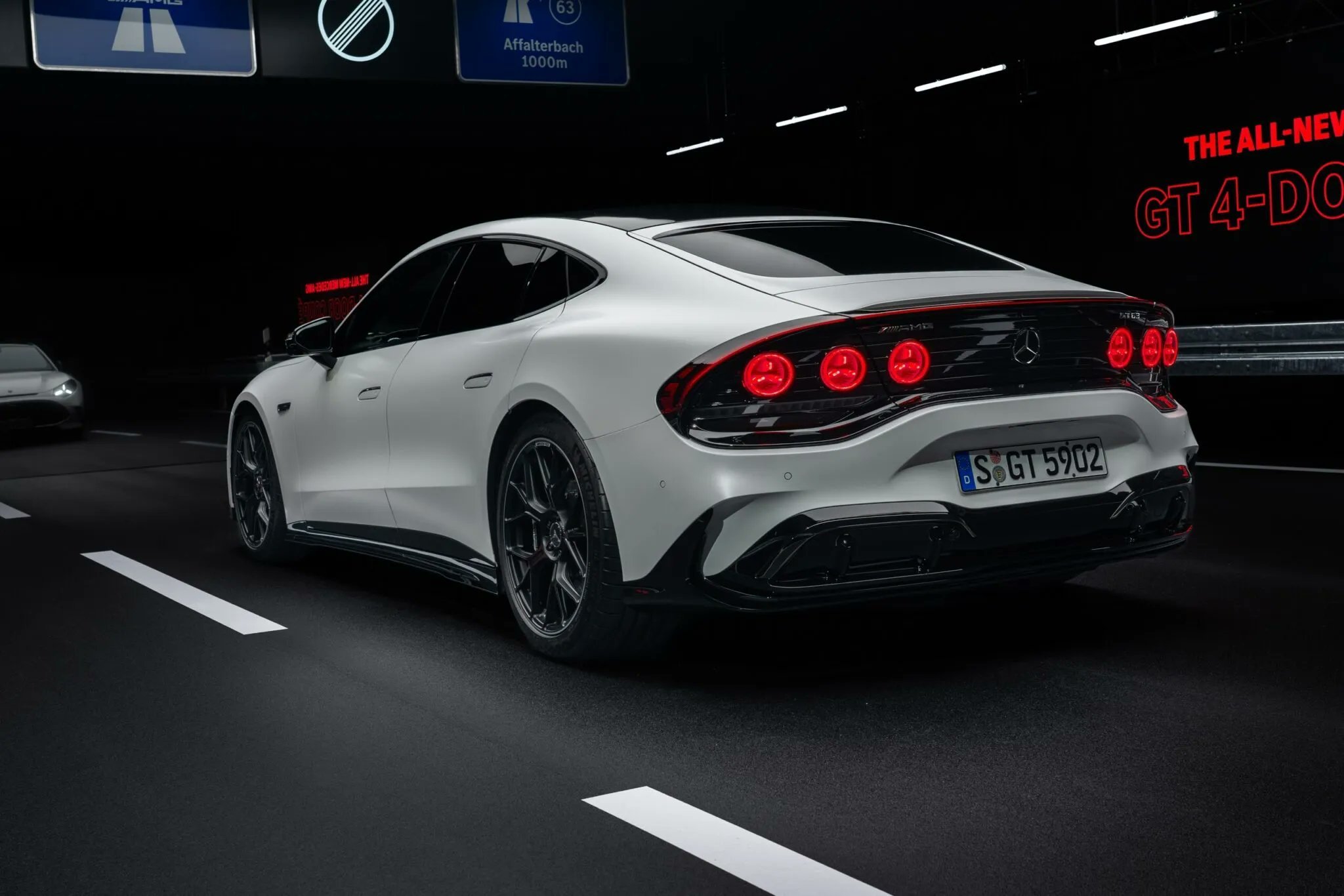 梅赛德斯发布了纯电四门 GT —— AMG GT 63 4-Door Coupe