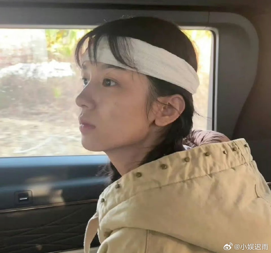 周也为什么把自己的也字加个土 