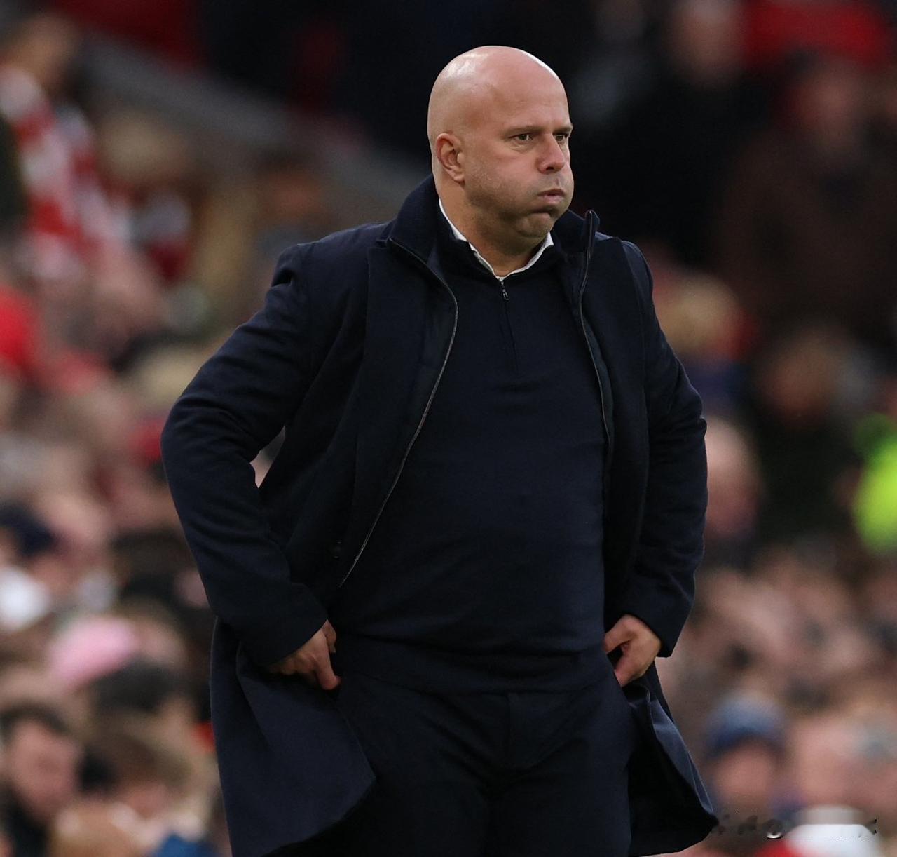 其实现在骂斯洛特是最没必要的，伊萨克为什么一定要优先找状态，这个身价的人不可能放