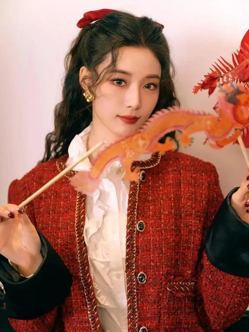 高级幼师徐艺洋全年无休 感觉徐艺洋面对黄子韬这种时不时冒出来的“孩子气”，那是习