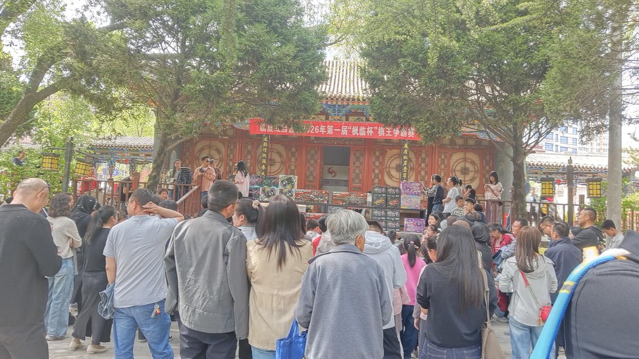 真心话茶局带孙子参加少儿围棋培训比赛，感到很震撼，以前的比赛凑人数很难的，而这个