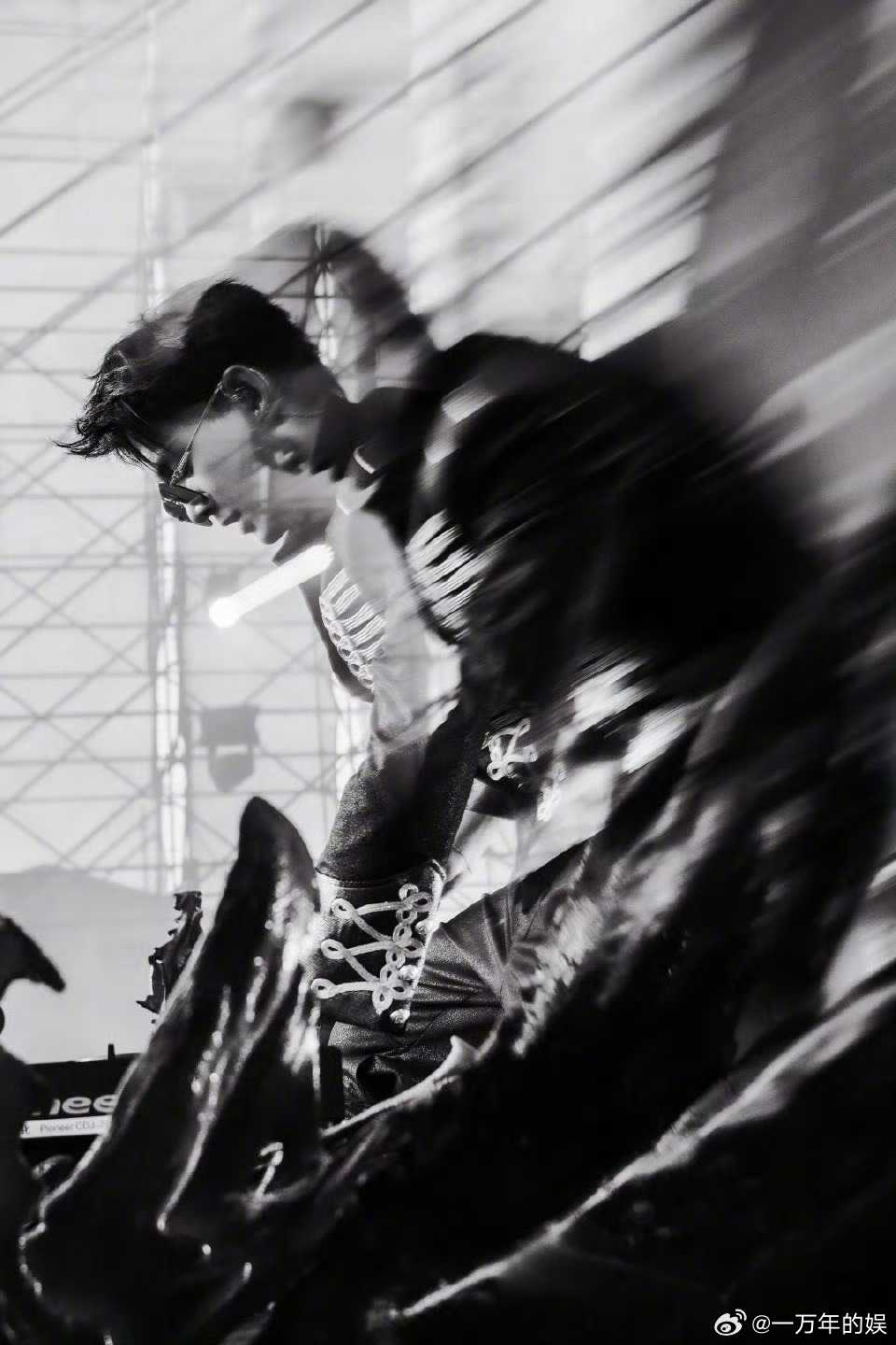 早知道姚琛这样我留着过年看了粉丝绞尽脑汁不如姚琛灵机一动 这就是姚琛的魅力吧！随