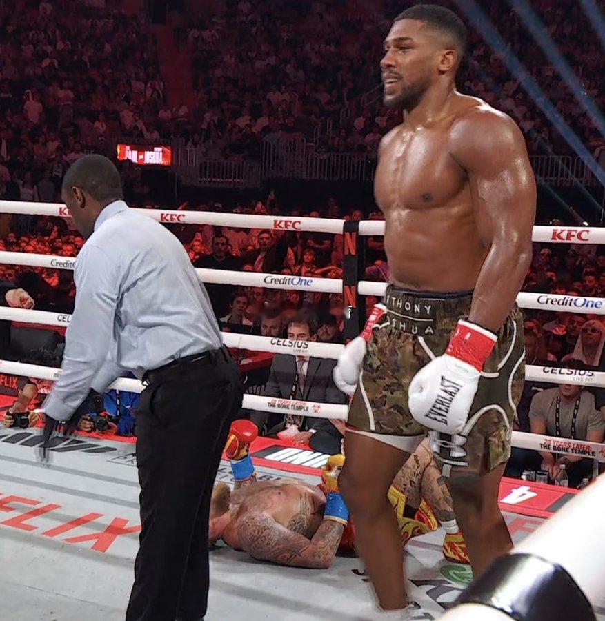 拳坛速递 杰克·保罗Jake Paul 第五回合遭两次击倒。煮酒今日体坛高能时刻