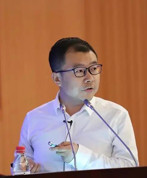 向地下珠峰找油气！科研尖兵张银涛攻坚超深碳酸盐岩勘探
 
张银涛，现为中国石油塔