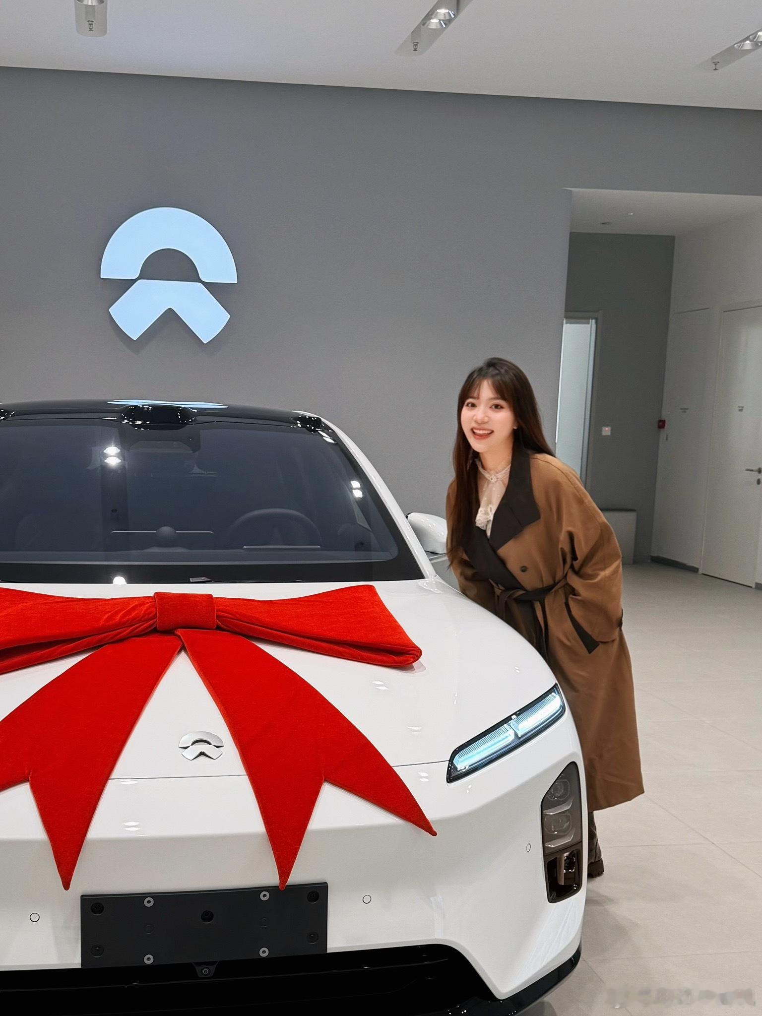 我的焕新之旅：从特斯拉到蔚来ET5T 1️⃣ 「第一印象：设计的温度与仪式感」 