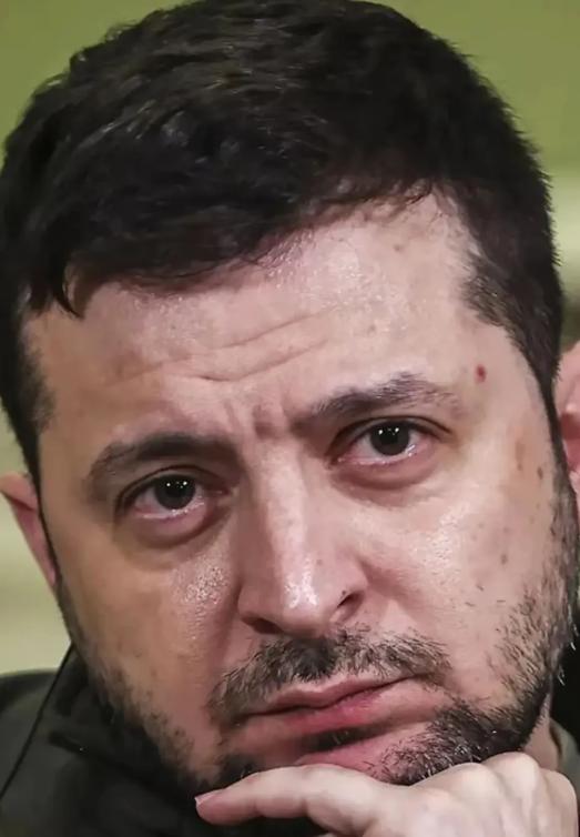 泽连斯基真怕了，因为他性命堪忧！
 
谁都能看出来，现在的泽连斯基是真的怕了，怕