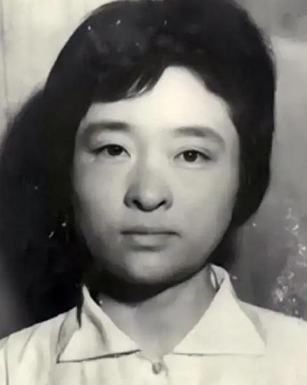 1975年，她用4.5万公款包养了7个情夫，然而，整整十年，竟然没有一个人发现，