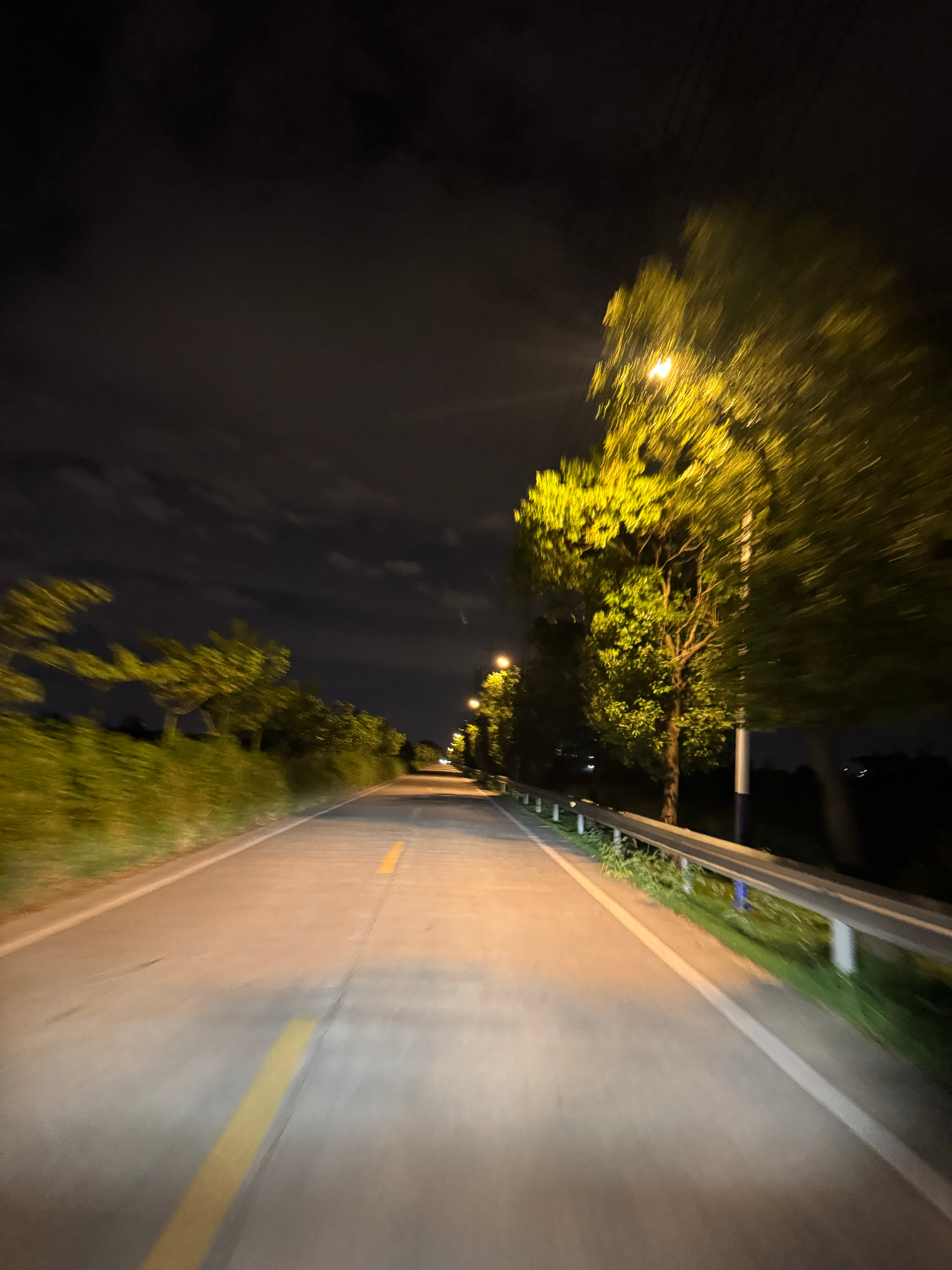 独行夜路  与晚风作伴