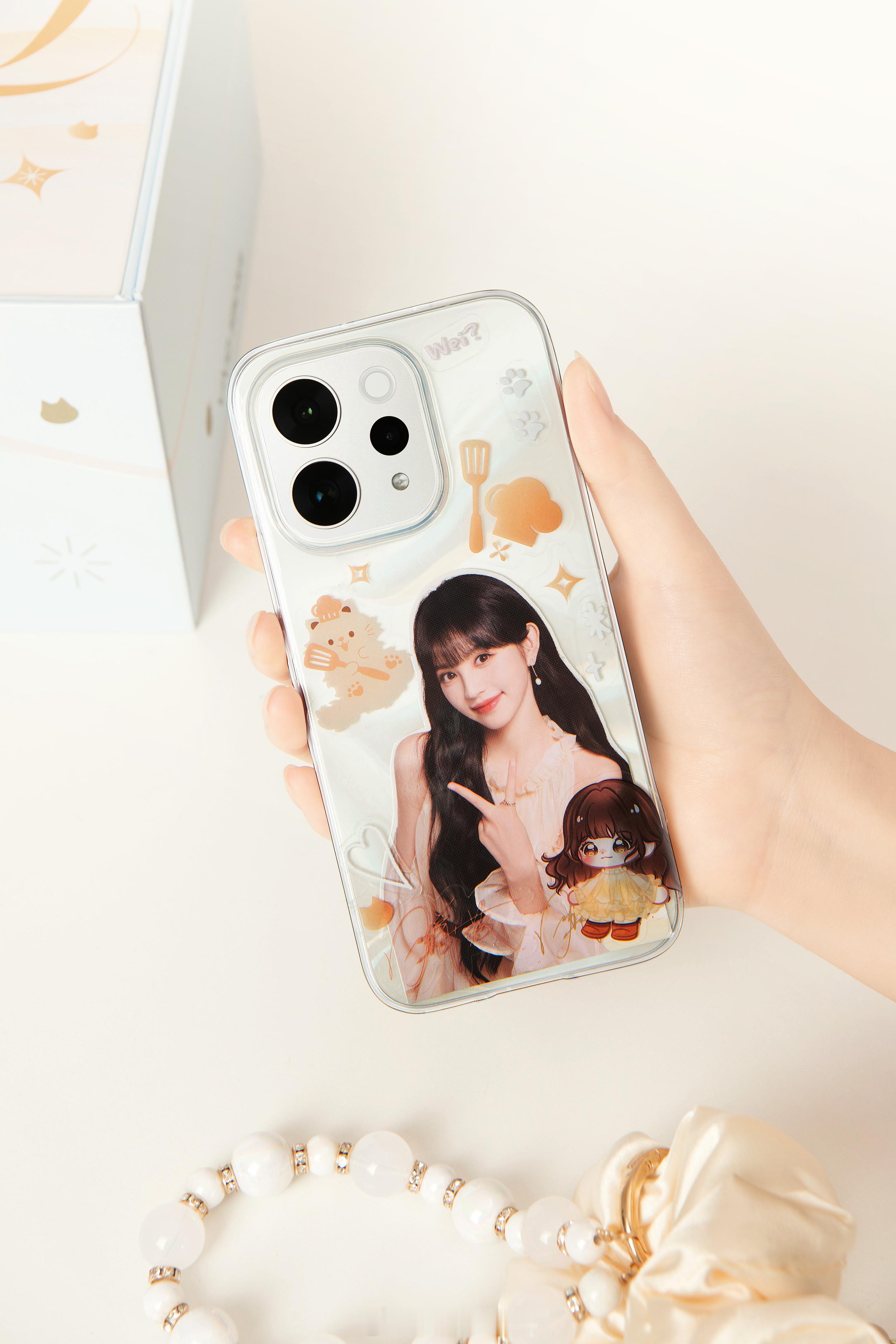 田曦薇手里的痛机是粉丝手搓的 vivo的宠粉宠代言操作真暖心！品牌联动粉丝手搓专