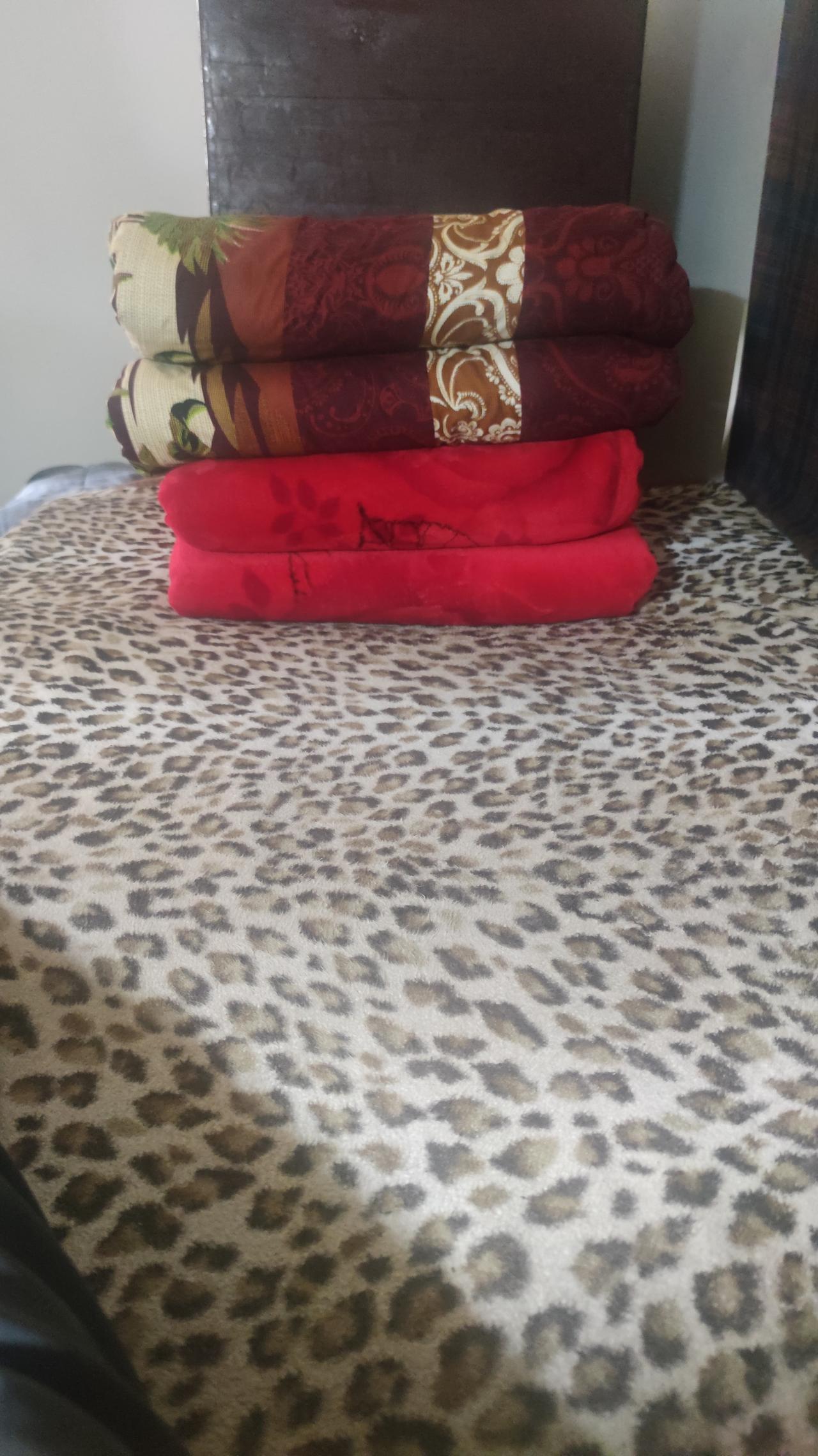 我退役46年了，当了九年一个月的兵。在部队养成了每天清早洗脸，刷牙叠被子的良好生