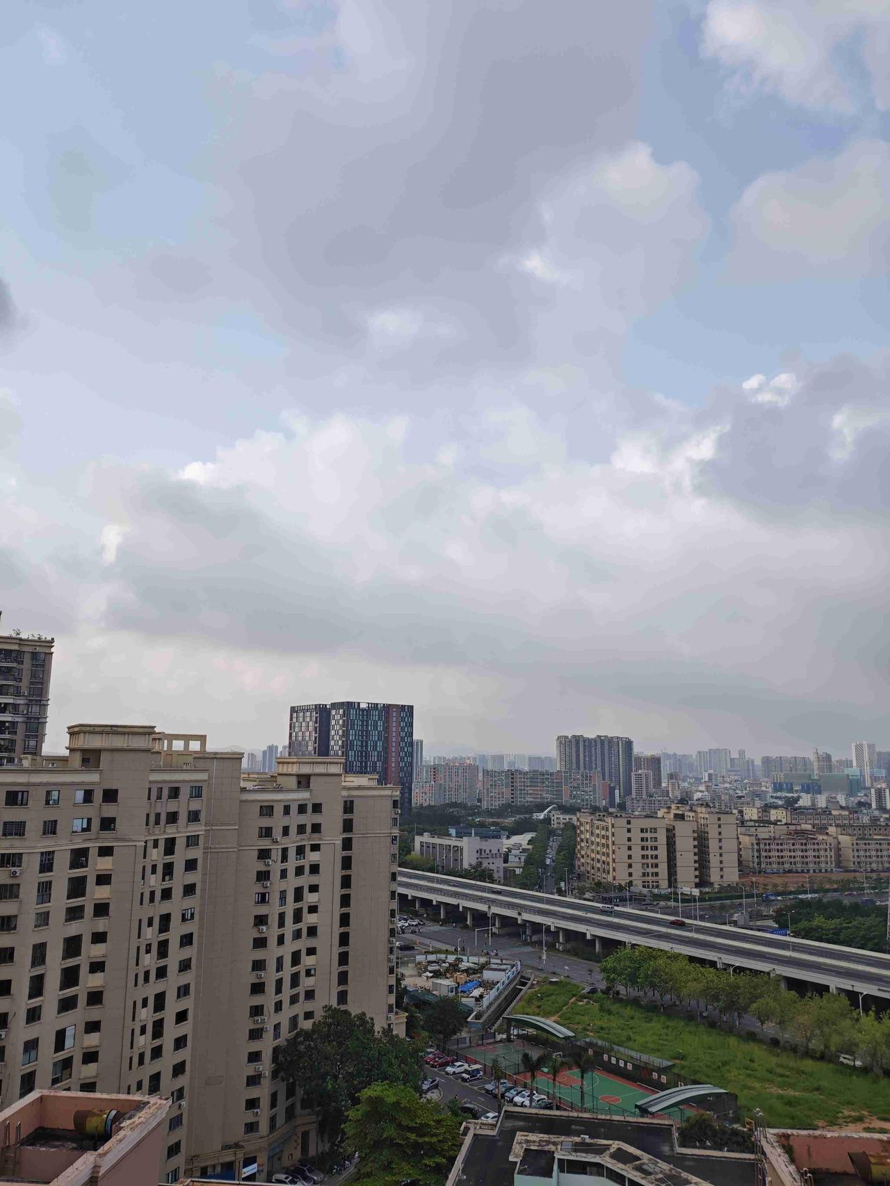 我的今日状态：😁轻松愉快
我这里的天气：🌤️多云：深圳今日多云，气温27度到
