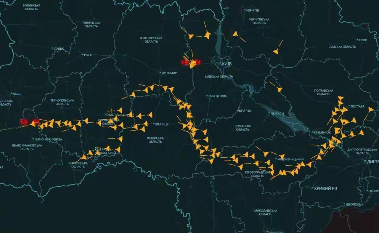 乌克兰再度遭袭！
当地时间2月7日凌晨，俄罗斯空天军对乌克兰西部城市文尼察州的能