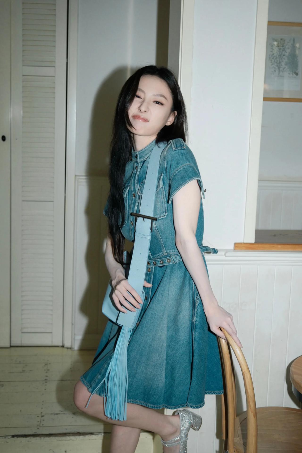 胡连馨日常美图分享李凯馨壁纸 胡凯馨 宋祖儿壁纸 康尔馨 李宛妲壁纸 胡连馨私服