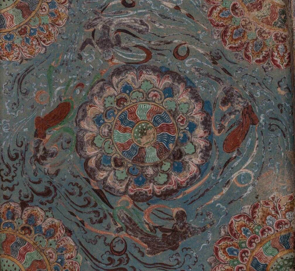 飞天莲花 | 莫高窟第 329 窟飞天莲花藻井是敦煌壁画艺术的璀璨明珠，被誉为 