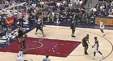 我一直觉得巴特尔在NBA打不出来最大的原因还是胳膊太短了！
巴特尔身高211厘米