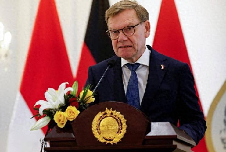 联合国最近不太平，德国悄悄憋了个大招，据参考消息援引联合国官方通报，德国外长瓦德