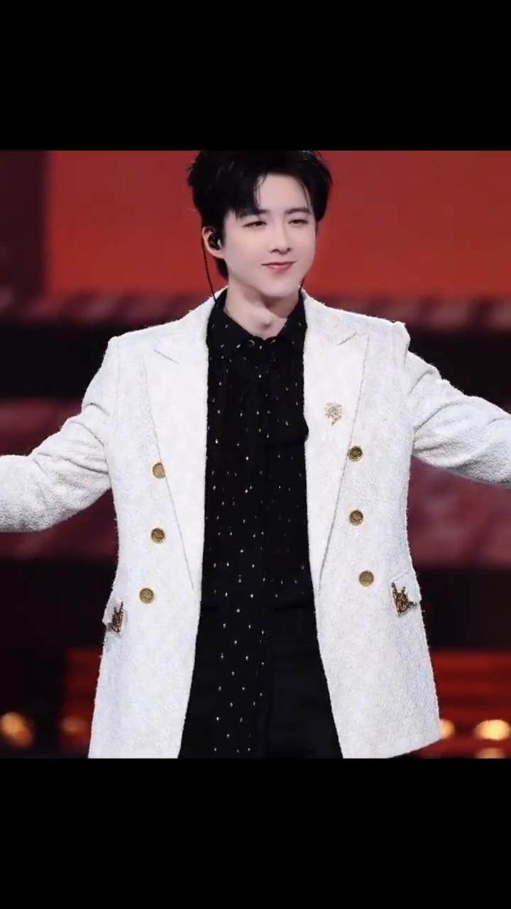 像朵野花给忘了，所以每次在你走的时候，我的寂寞你说要记得回来看。谢谢，再一次用热