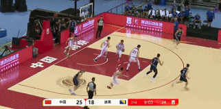 赵睿惨遭对手断球！

在今天男篮热身赛南京站，中国男篮对阵波黑男篮的第二节比赛中
