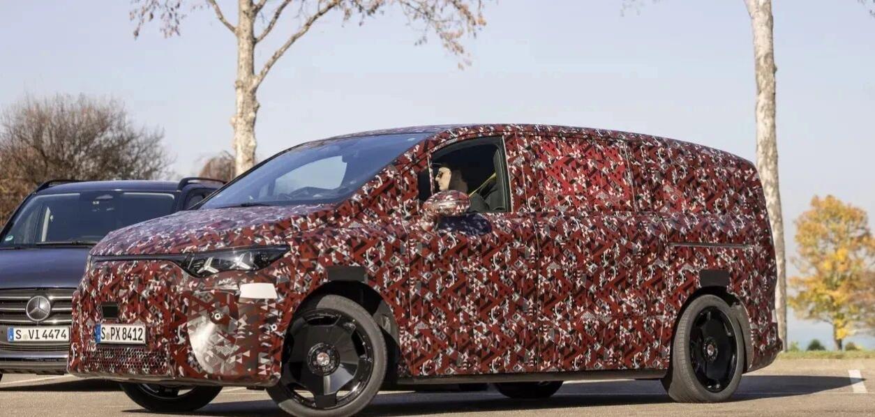 奔驰全新电动MPV来了！3月首发，豪华MPV格局要变天奔驰正加速电动化转型，作为